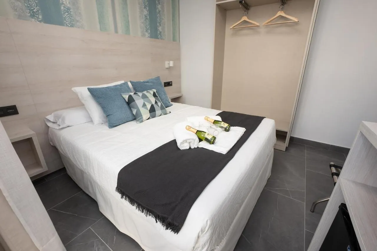 Pensionat Nerja-Centro-Jacuzzi- Mirador De La Ermita- Adults Recommended Hotell