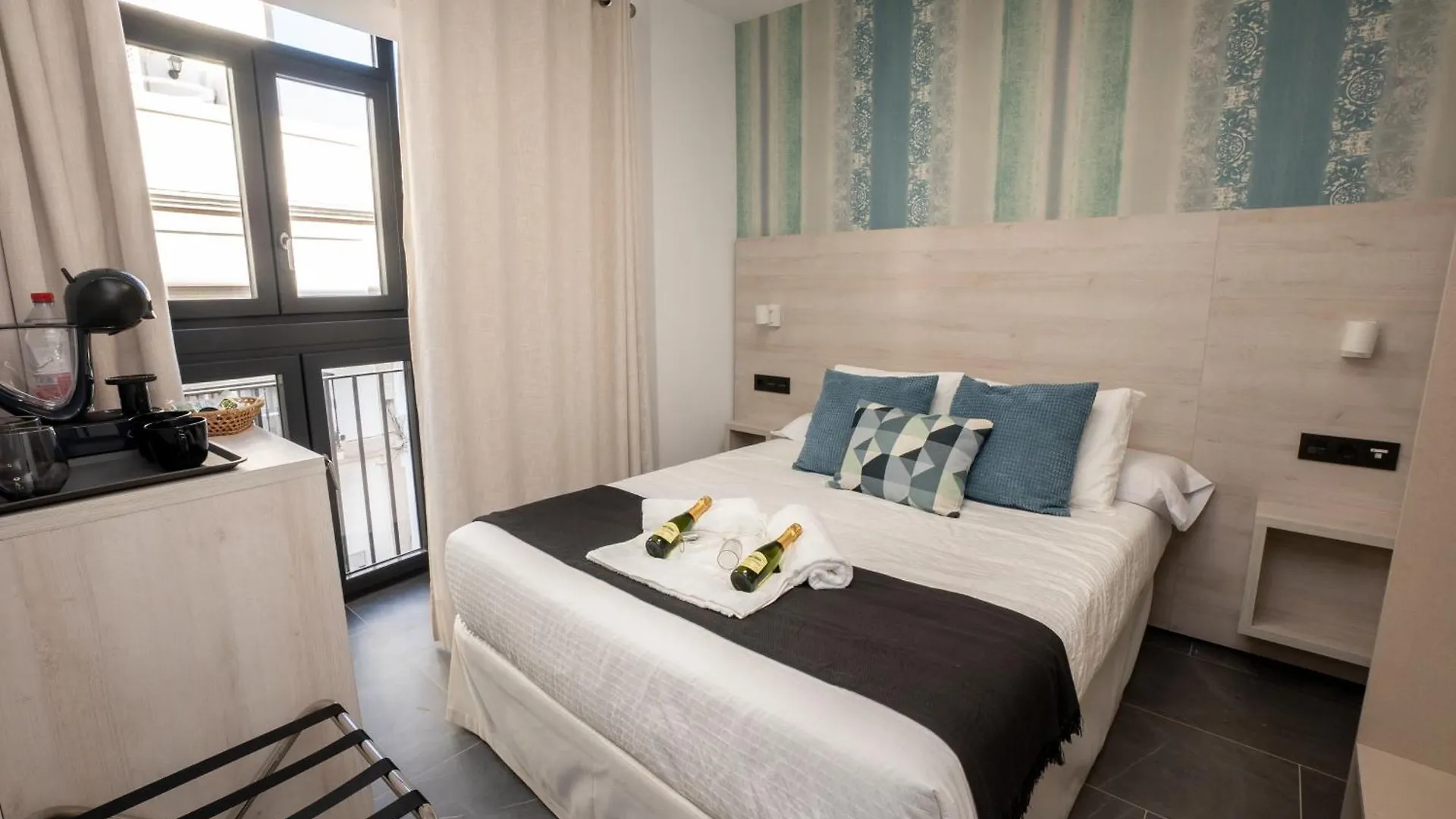 Pensionat Nerja-Centro-Jacuzzi- Mirador De La Ermita- Adults Recommended Hotell